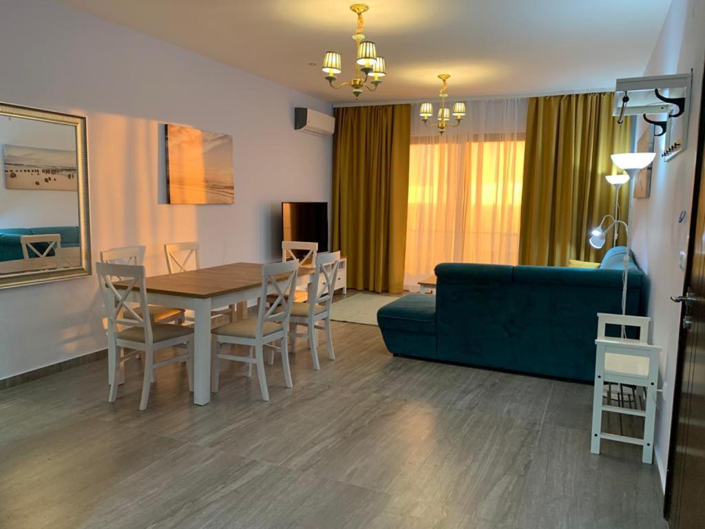 Lux Apartments Pinctada Добра вода Екстериор снимка