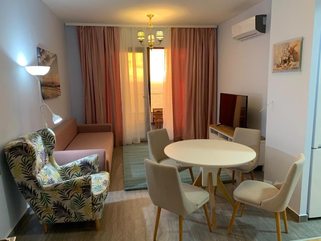 Lux Apartments Pinctada Добра вода Екстериор снимка