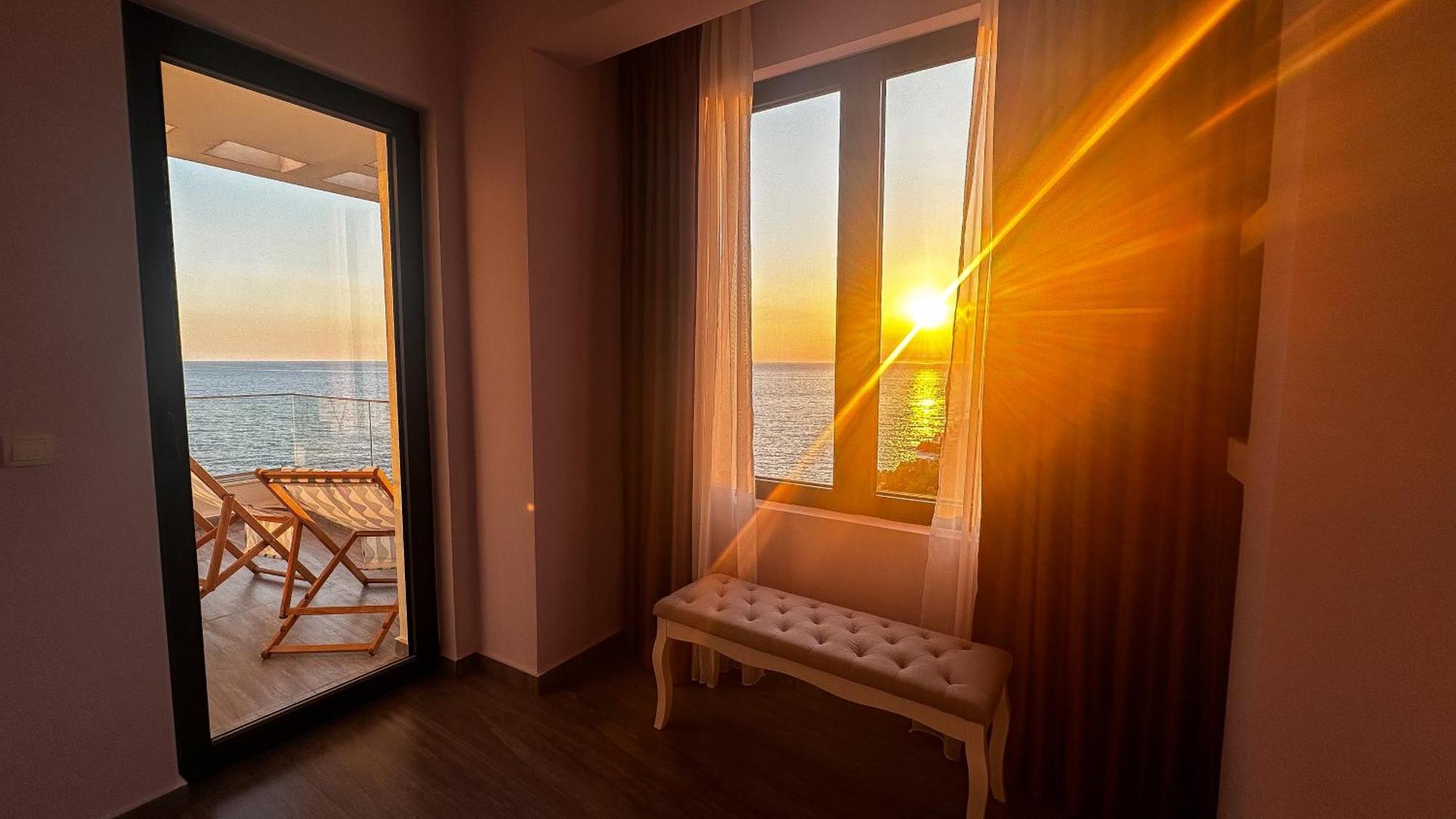Lux Apartments Pinctada Добра вода Екстериор снимка