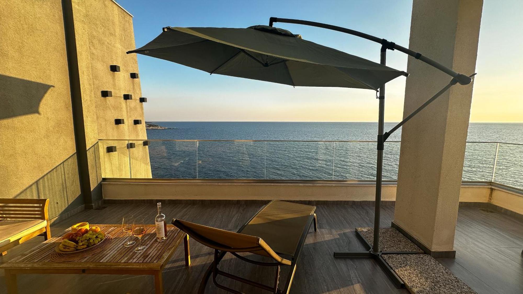 Lux Apartments Pinctada Добра вода Екстериор снимка