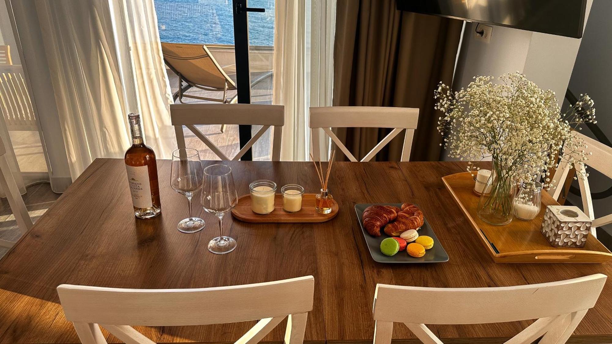 Lux Apartments Pinctada Добра вода Екстериор снимка